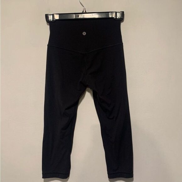Lululemon Align Crop Black Size 4 Flawed See Pics Athletic Running Yoga - Picture 4 of 9